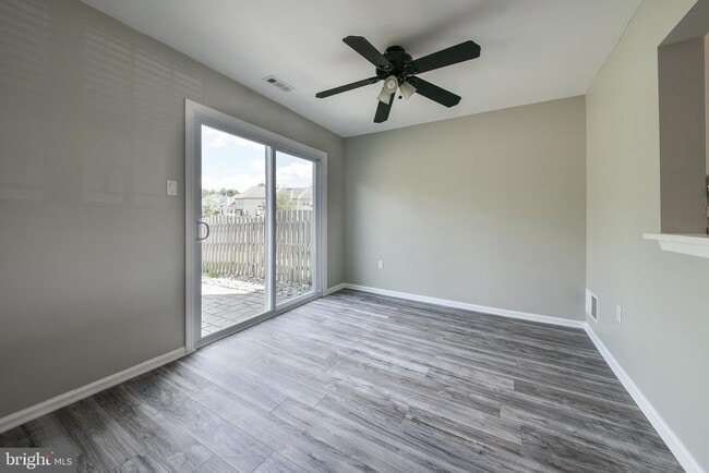 Photo - 35 Nutmeg Pl