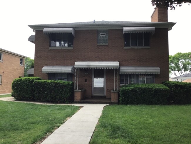 Building Photo - 3727 N 87th St Unit Upper A Rental