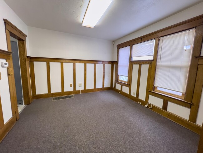 Photo - 921 Linden Grove Ave