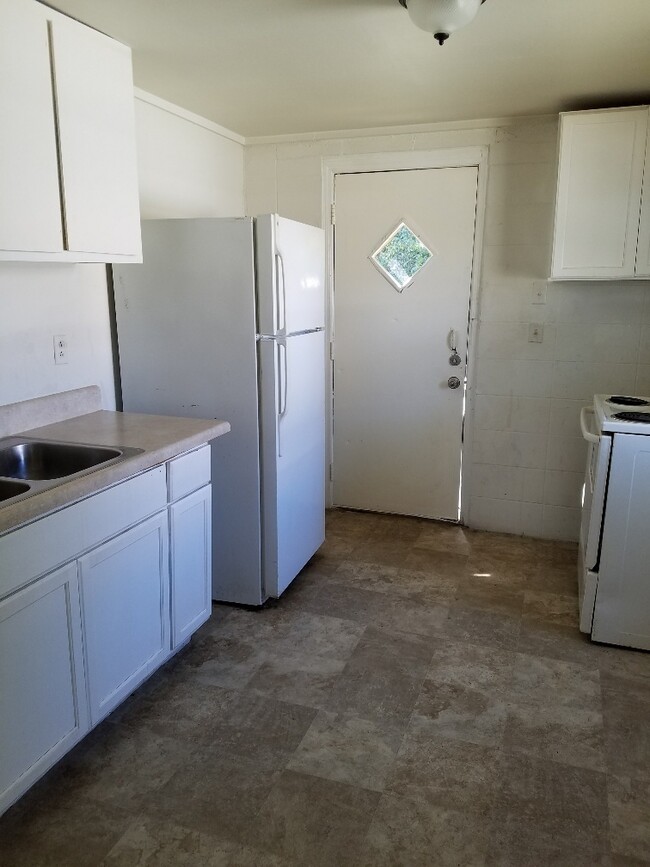 Photo - 410 Kingsby St Unit A