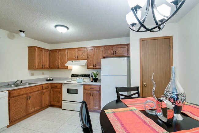Cambridge Square Apartments For Rent in Manhattan, KS