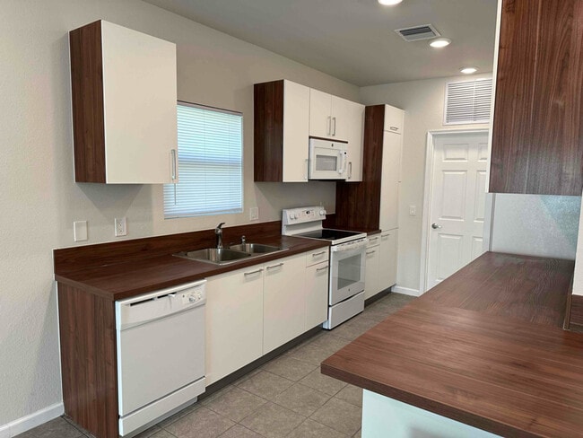 Photo - 7410 SW 10th Ct Unit 201