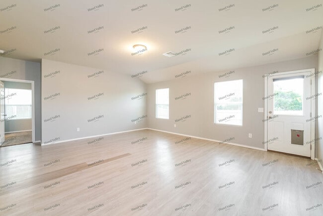 Photo - 734 W Lola Dr