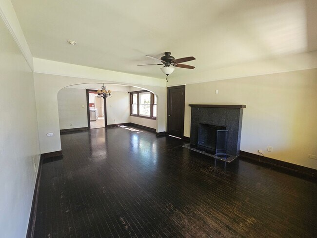 Photo - 133 N Tassajara Dr