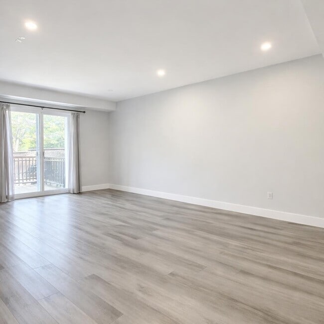 Photo - 2053 Lanark Ct