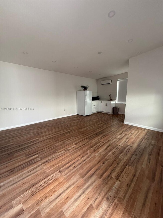 Photo - 340 NW 138th St