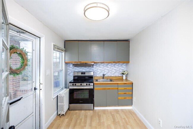 Photo - 23 Pleasant Ave