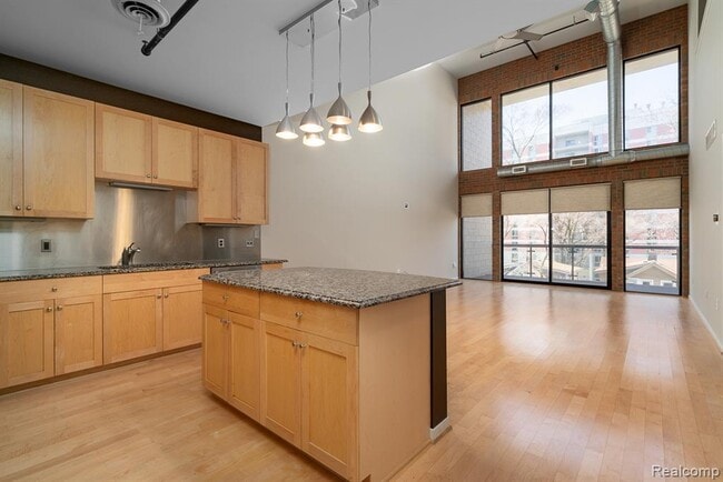 Photo - 204 S Troy St Unit 204 S Troy