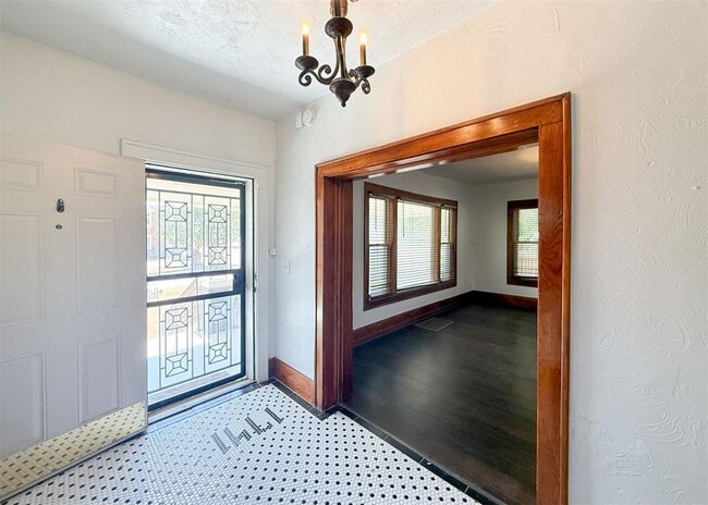 Photo - 1741 W Park Pl