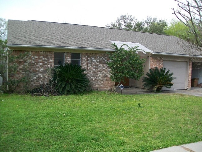 Building Photo - 2526 Valley Forest Dr