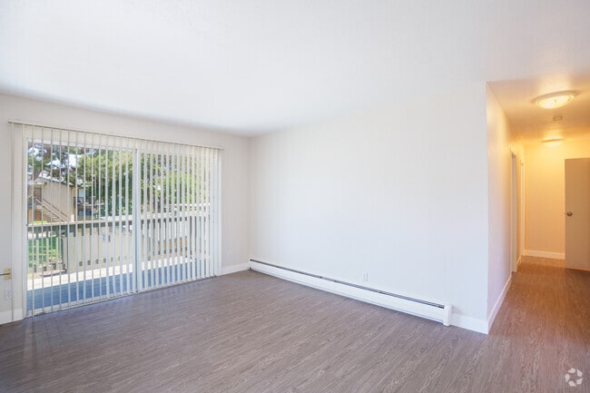 2BR, 1BA - 785SF - The Wildflower - Living Room