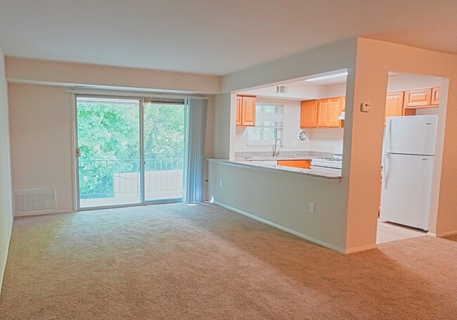 Building Photo - 1661 N Forest Park Ave Unit B.1661 - C2
