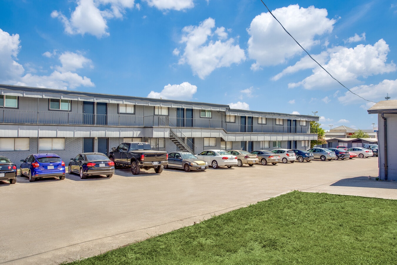 Oasis - Oasis Apartments