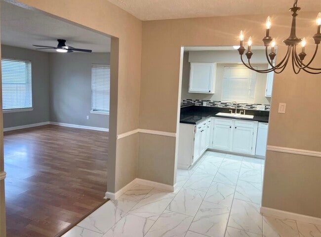 Photo - 5030 Valleyview Dr