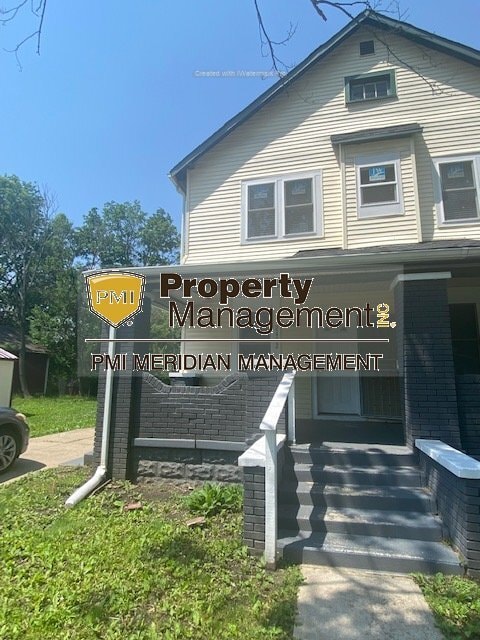 Building Photo - Spacious 4-Bedroom Duplex in Indianapolis ... Unit # 1 Rental