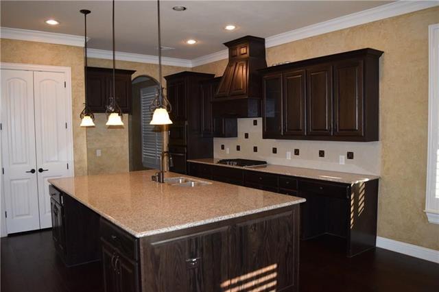 Photo - 115 Oakwood Ln