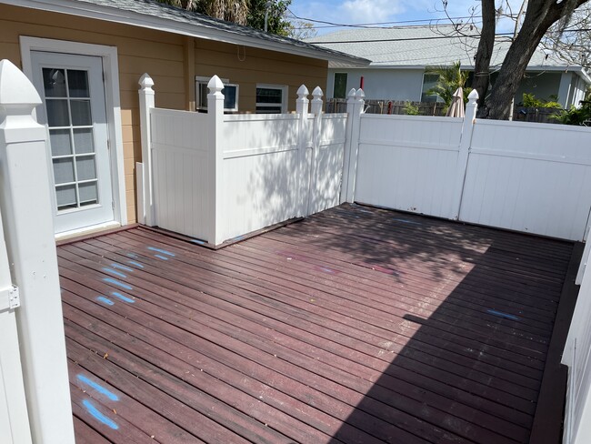 Building Photo - 7193 17th Way N Unit Studio Rental