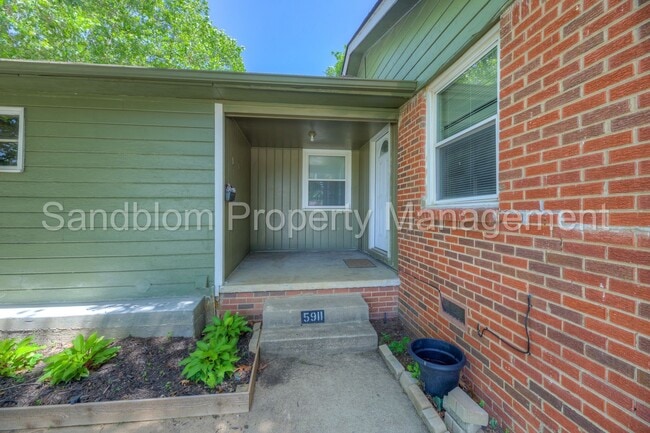 Photo - For Lease | Tulsa | Available Now!