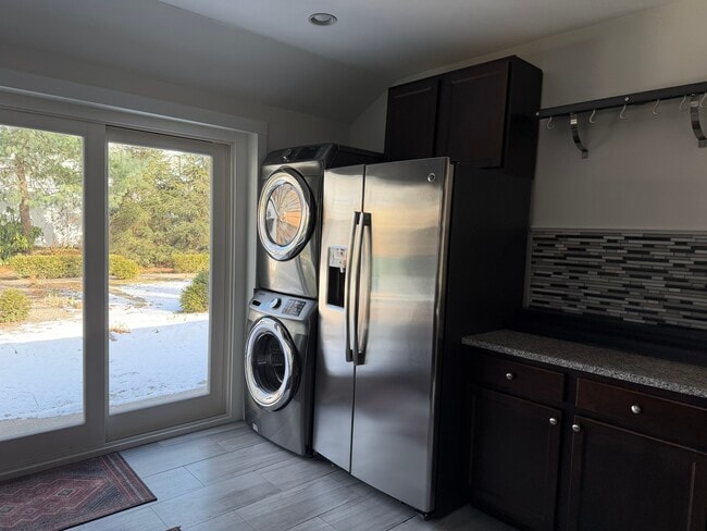 Photo - 53 Morris St