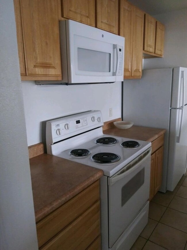 Spacious 1 bed in great community! - Spacious 1 bed in great community! Apartment Unit 209