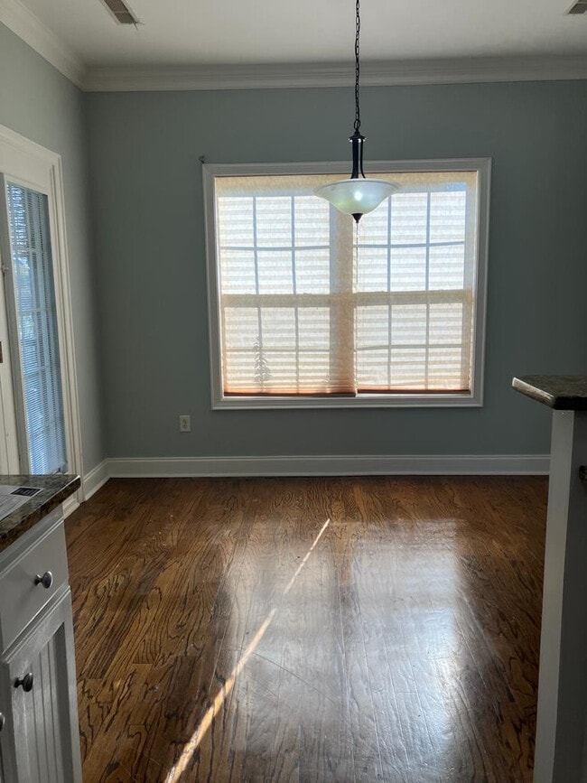 Photo - 2102 Balclutha Ln