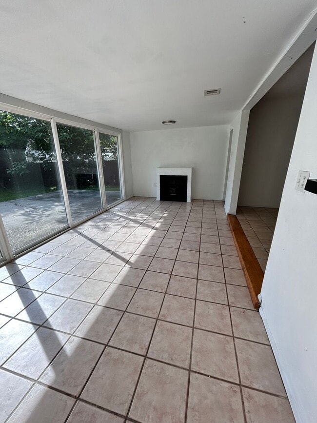 Photo - Beautiful Home Close to Tara in Mid City