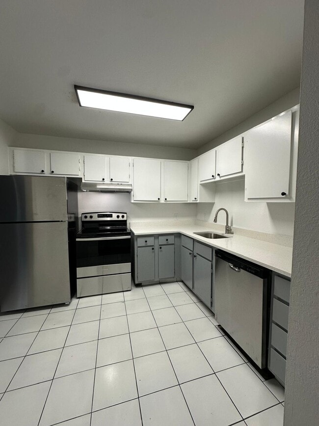 Building Photo - Delmonico Apartments