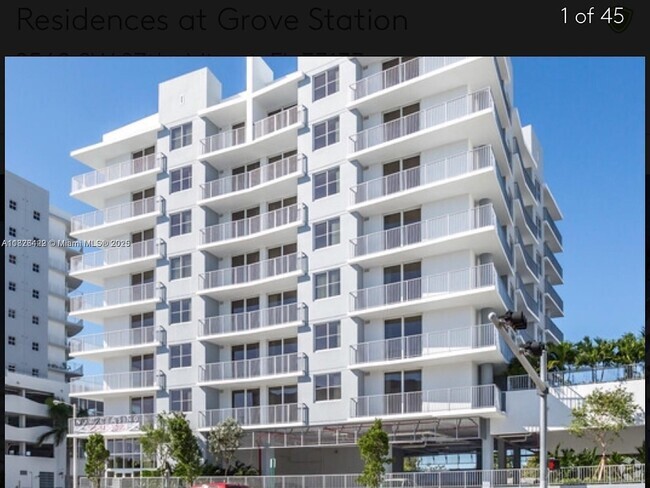 Building Photo - 2560 SW 27th Ave Unit 307 Rental