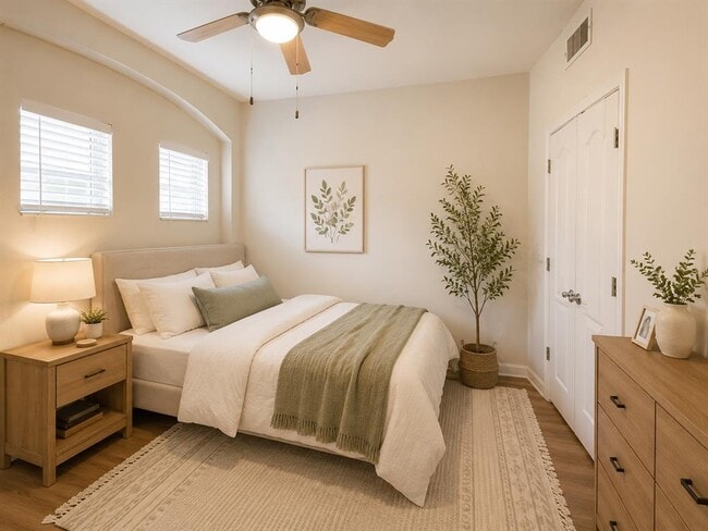 Building Photo - 2505 San Gabriel St Unit 211