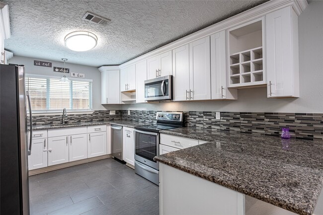 Photo - 407 Juniper Ct