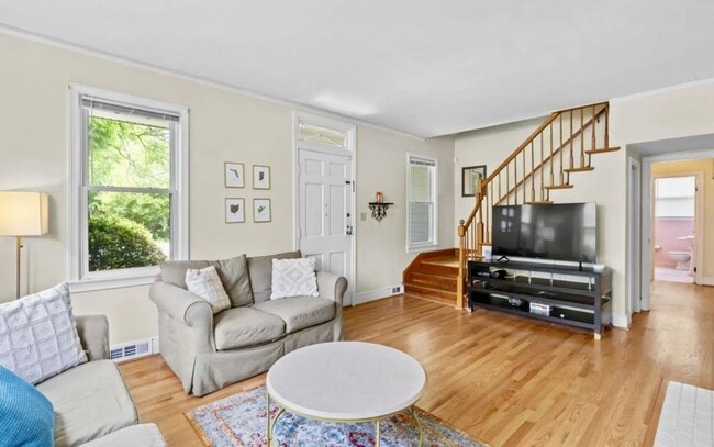 Photo - Student Friendly home in Cayce! Now Pre-Le...