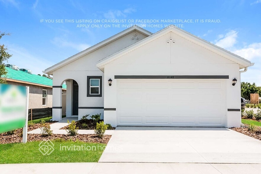 8048 Majestic Palms Ct