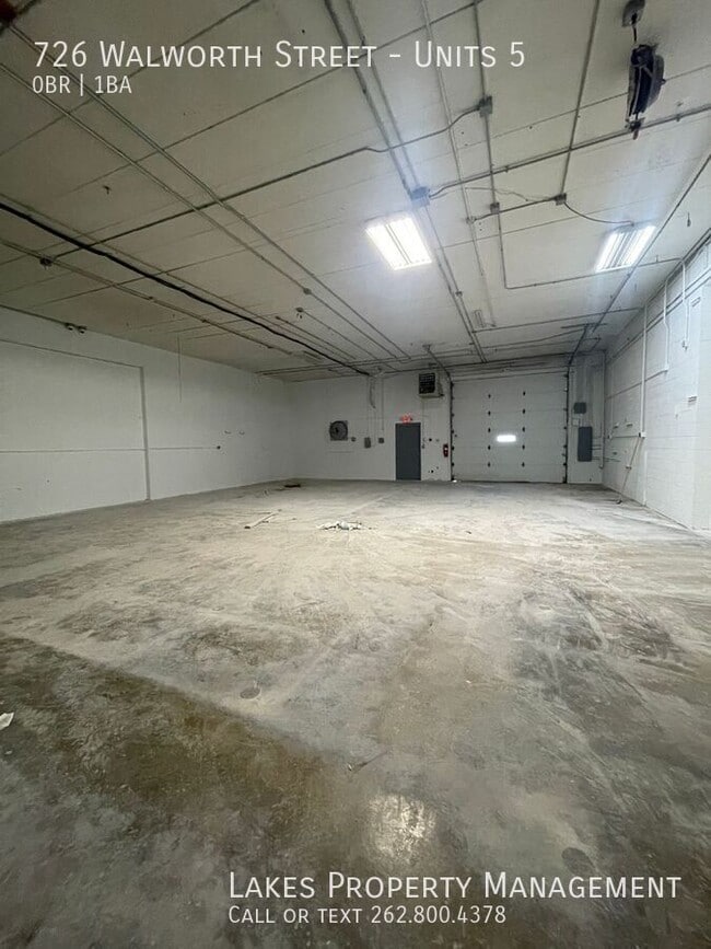 Building Photo - 726 Walworth St Unit s 5