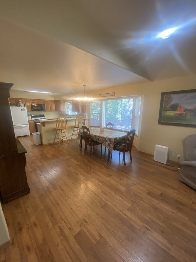 Photo - 1728 Mohican Dr