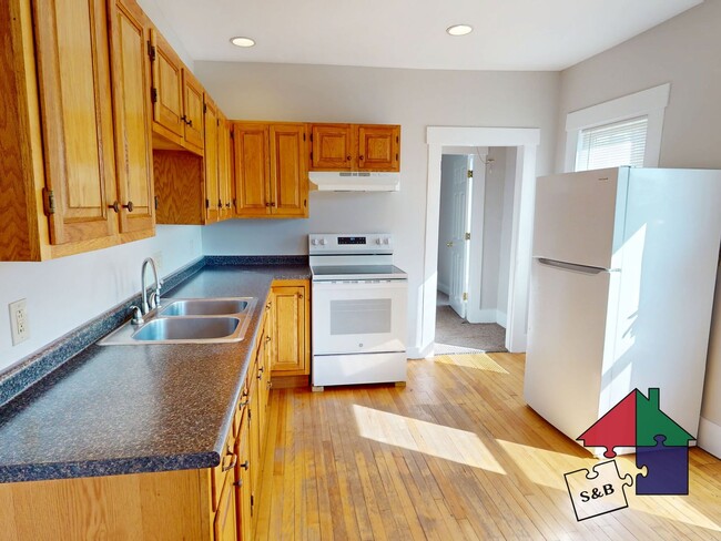 Building Photo - 49 Maple Ave Unit 1 Rental