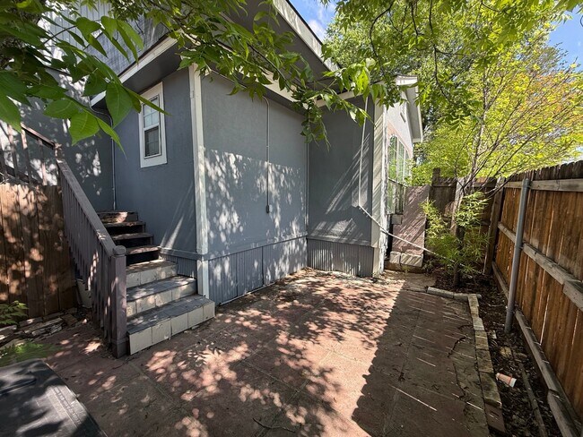 1018 Chicago Blvd Unit 2