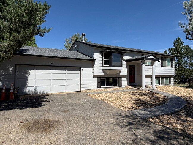 Building Photo - Charming 4-Bed Retreat on 2.5 Acres with Barn & Garage