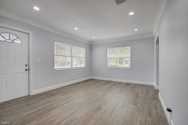 Photo - 2 br, 1 bath House - 3495 17th Avenue South