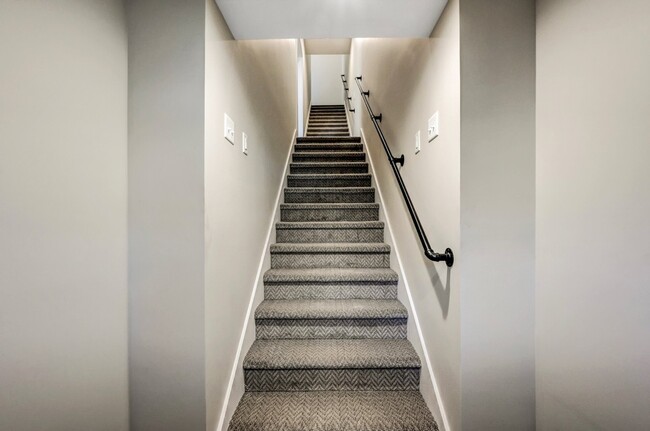 Photo - 702 E Elm St