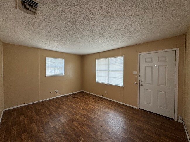 Photo - 806 N 10th St