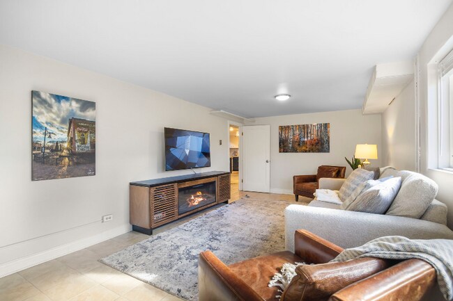 Photo - 202 Edwards St