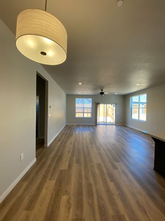 Photo - 246 Silver Bend Way