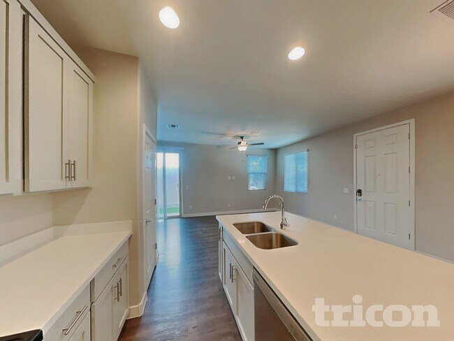 Photo - 2929 N 28th St