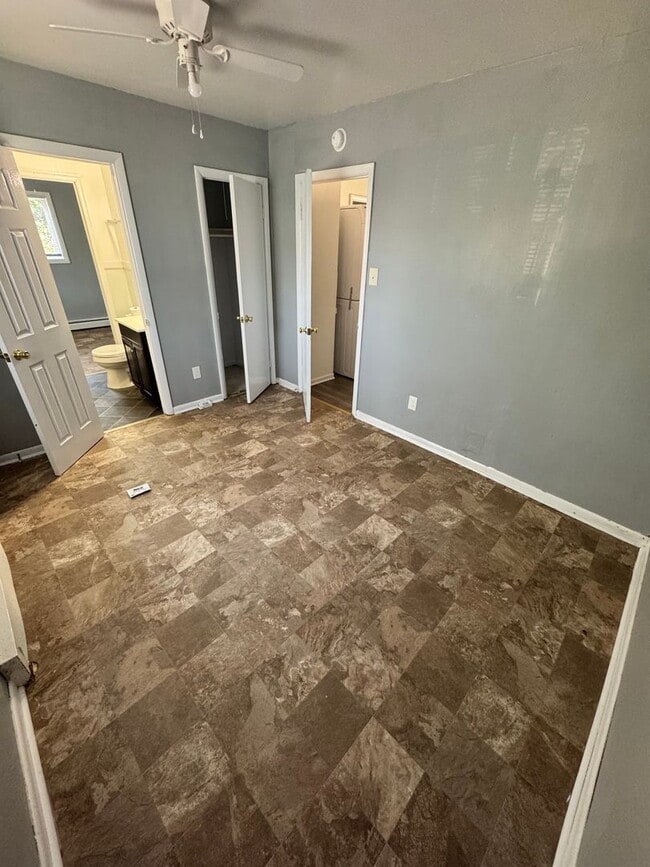 Photo - Cozy 3 bed 1.5 bath with Backyard