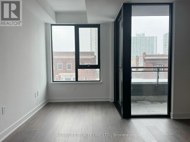 Photo - 758 Dovercourt Rd Unité 308