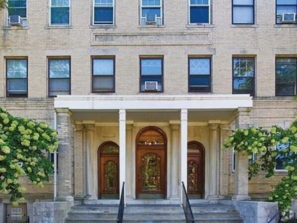 Building Photo - 160 Strathmore Rd Unit 12A Rental