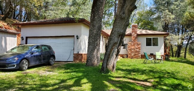 Building Photo - 0000 Rock Creek Rd Rental