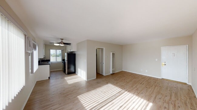 Photo - Royal Terrace Apartments