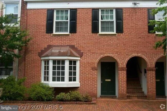 Building Photo - 220 N St Asaph St Unit 2 Rental