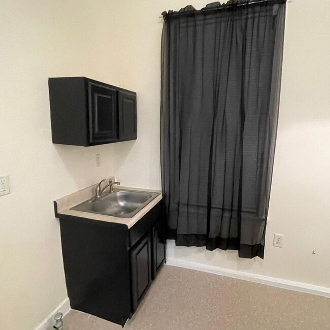 Photo - Room available in rooming house - Brockton Unit Room 07